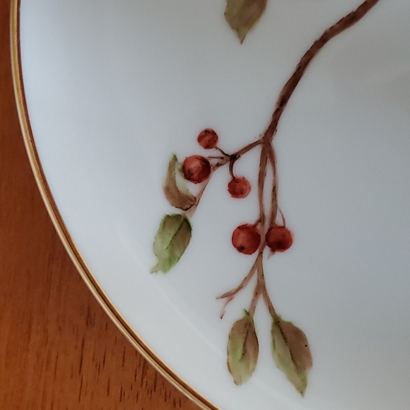 Vintage Decorative Hand Painted  Bird Plate Helen Bouchard dated 1991 - Picture 4 of 6